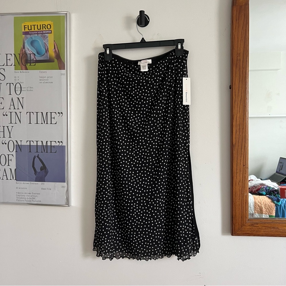 Polka dot stretch midi skirt with side slit